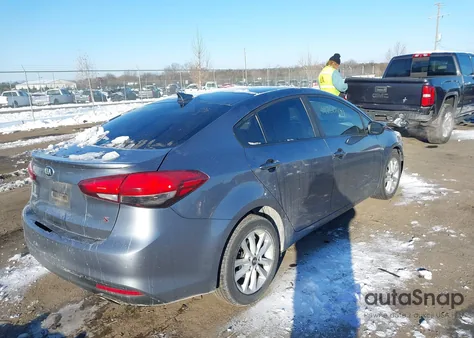 2017 Kia Forte S z USA, uszkodzony, nr VIN 3KPFL4A76HE129691